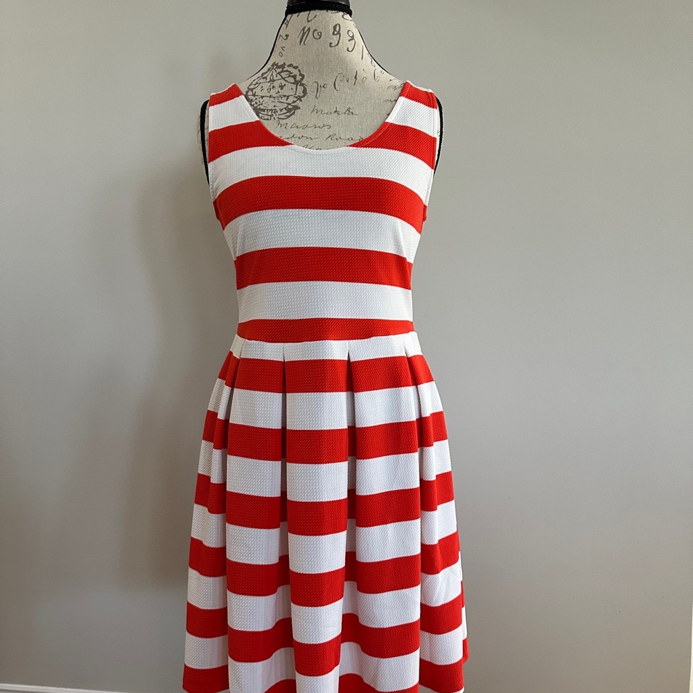 Soprano Red and White Pleated Midi Sundress